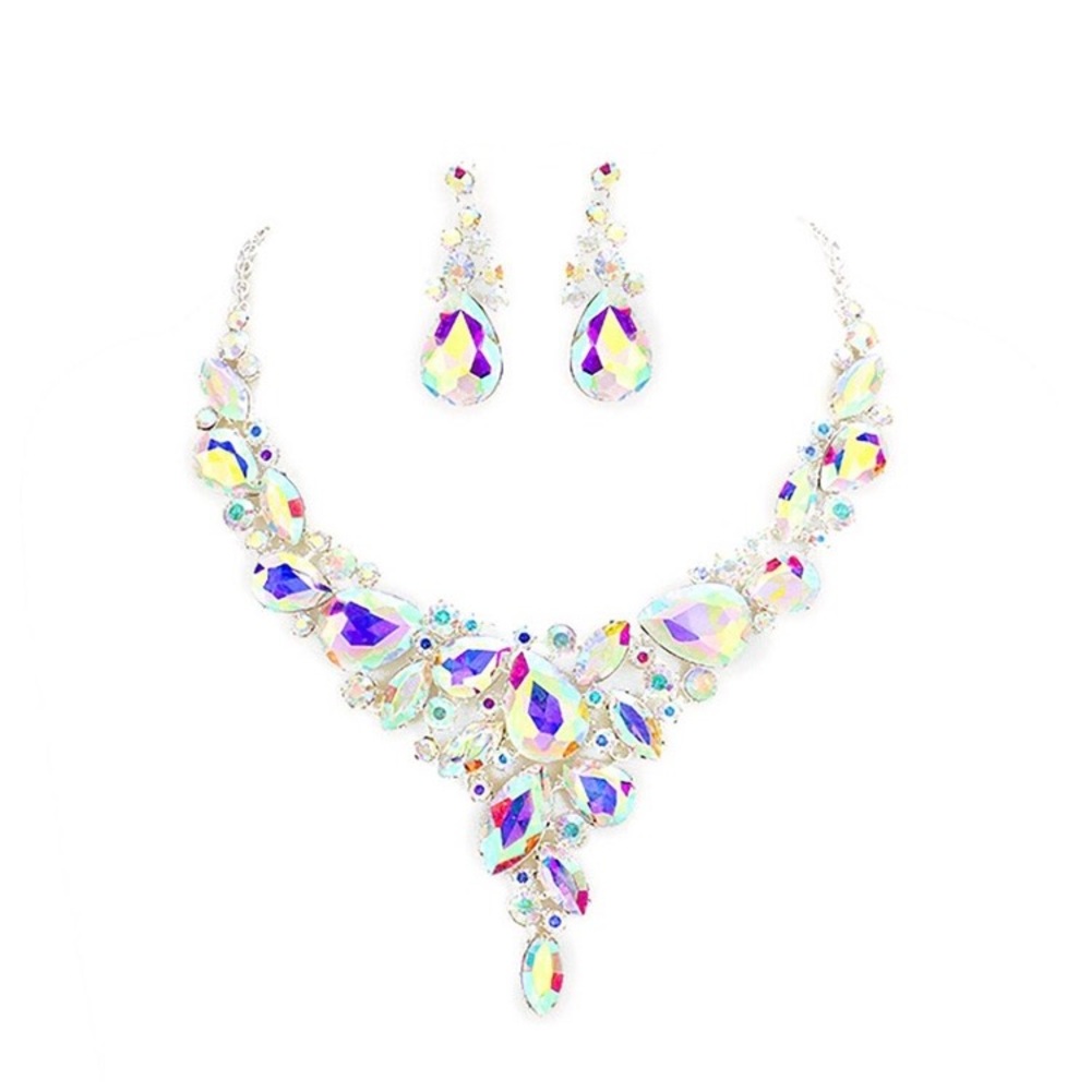 Irridescent rhinestone gorgeous necklace earrings